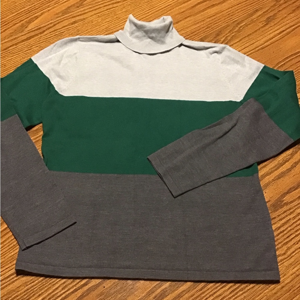 Women’s  size large green and Gray Colorblock Turtleneck Sweater Liz Claiborne
